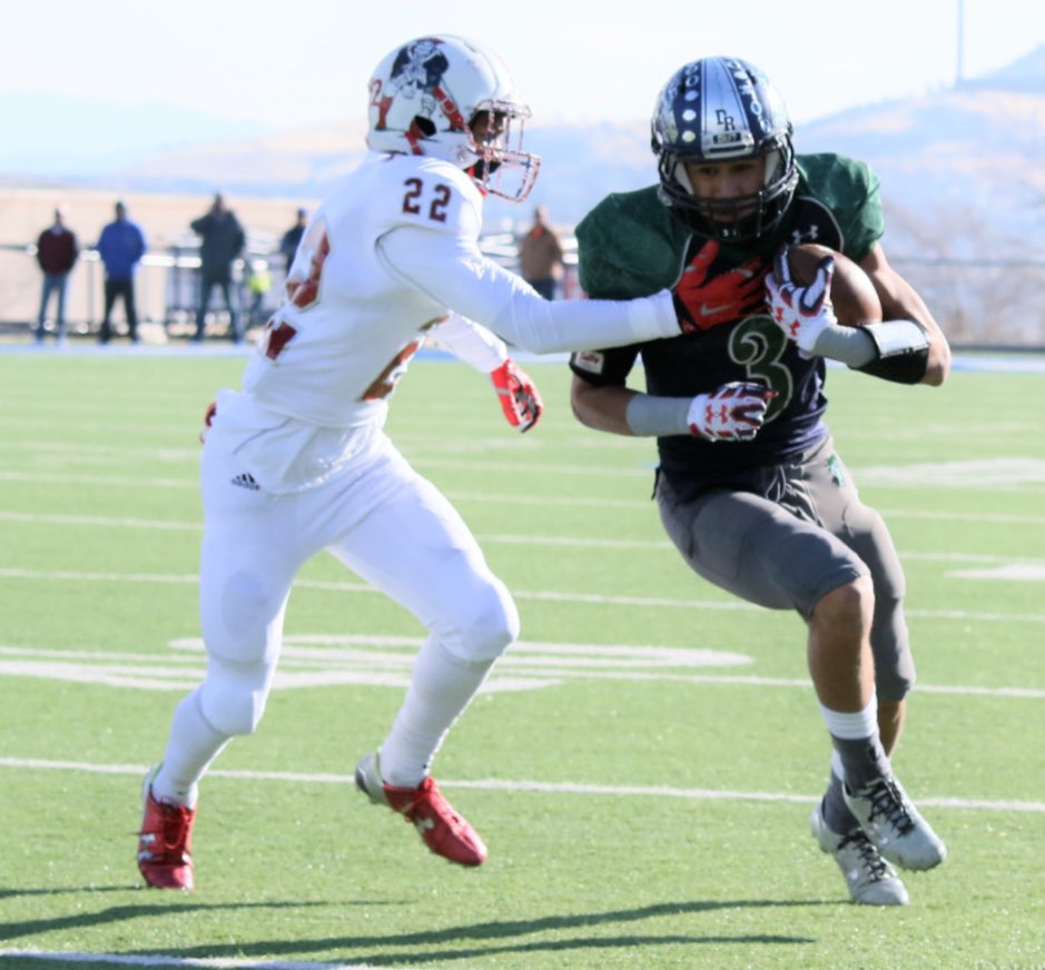 CoachMoniz's tweet photo. #22DB @MWATAERA with the tackle for No.21 Liberty HS(NV) Patriots #702hsfb #NVprepsfb #teamadidas #makinghistory https://t.co/5OBYIe9YMw
