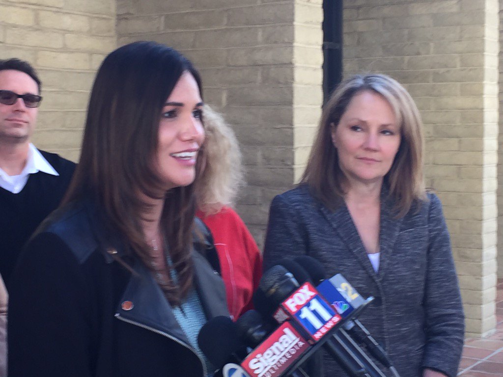 KNXBaird's tweet photo. Victims in the #PorterRanch gas leak case think the Dist Atty's office sided with #SoCalGas @CBSLA @KNX1070 https://t.co/RUSbpq7Mkv