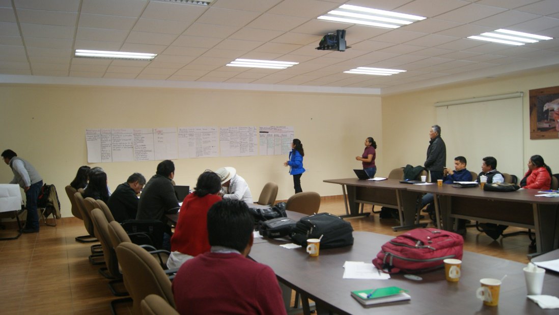 CEIR_UACh's tweet photo. Taller “Elementos para la elaboración de Plan de Formación”, con extensionistas agrícolas,@incarural @inifap #CEIR_UACh_Tlaxcala https://t.co/4VVlySwyag