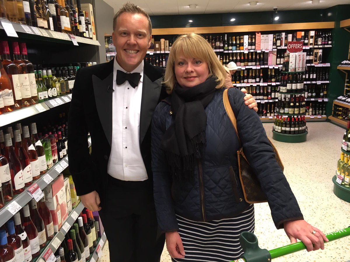 Alice_Field's tweet photo. My mum today in Waitrose Witney with @jollyolly @waitrose @waitrosewine https://t.co/GTodPwTzXV