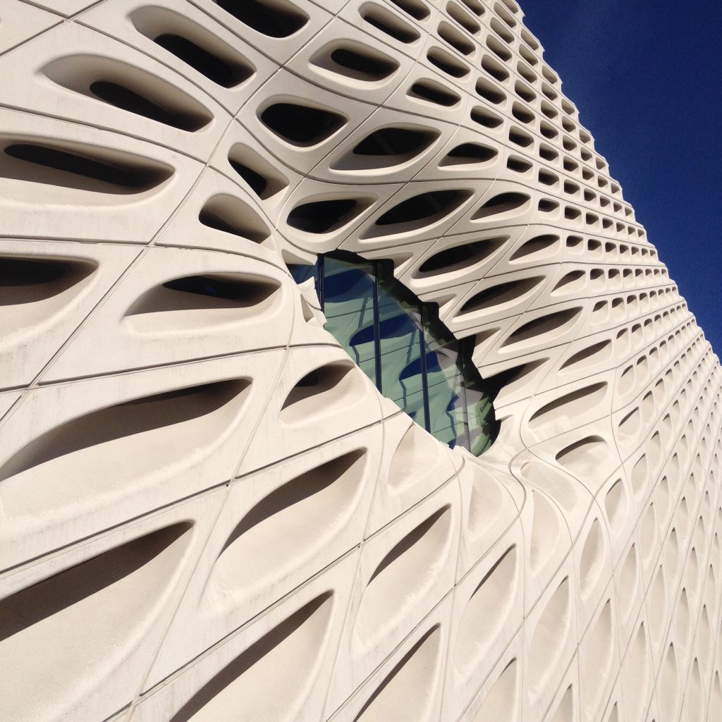 I 💜LA.     Visiting LA and my law school friend says: don't miss The Broad!    <a href="/TheBroad/">The Broad</a> #art #visitla #la #lalaland #TravelTuesday #travel