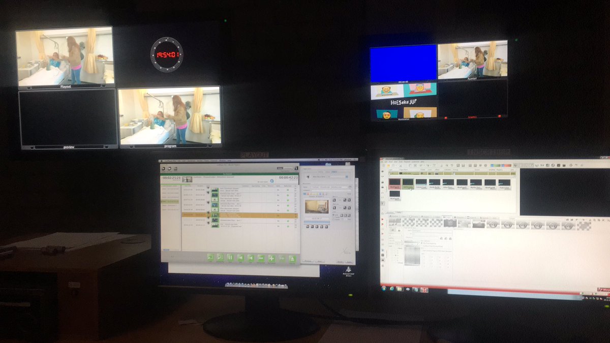 HoesUtrecht's tweet photo. De HOES-livestream wordt nu via Facebook en Youtube uitgezonden!
Hoes watching?
#HOESeksjij https://t.co/IwMv18oYoc