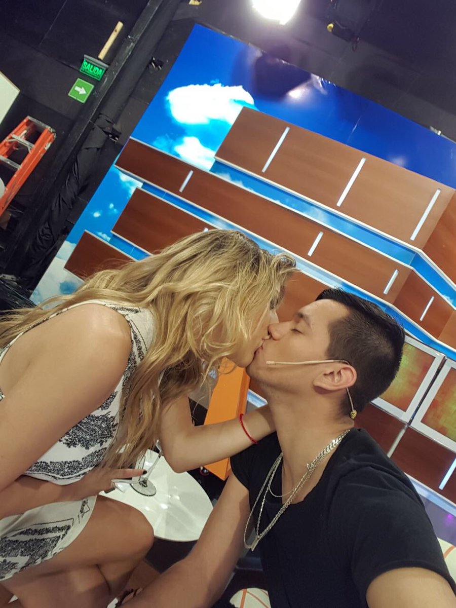 Marian_btc's tweet photo. Feliz año y medio MI AMORRRRRR TE AMOOOOOOOOOOOO SOS TODO LO Q AMO MERLUZITA MIA❤️ https://t.co/hrW8MfEwmX