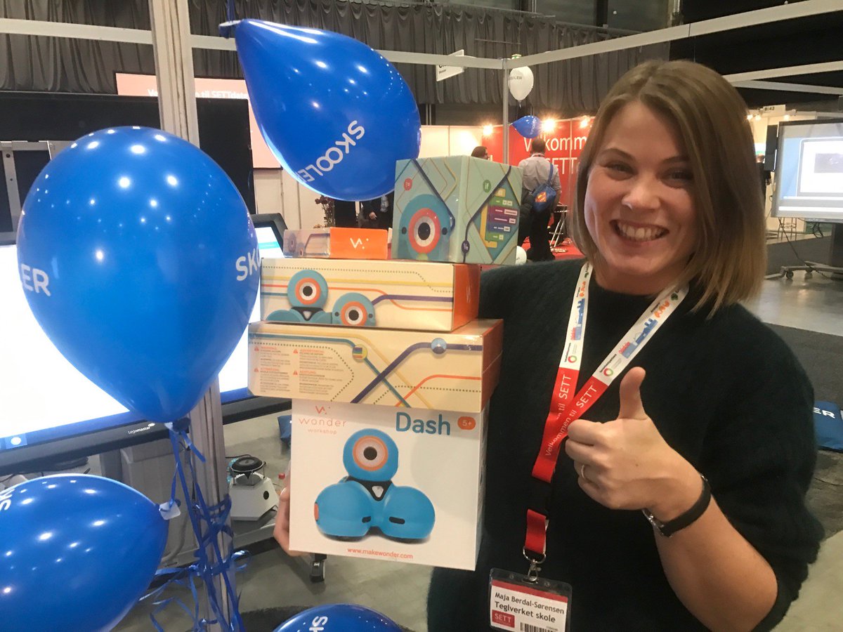 SkoolerNO's tweet photo. #SETT2016: Dagens vinner av robotkonk.:"Så gøy å vinne! Superspennende for elevene ved Teglverket." #SkoolerSETT #settdagene #lærerhverdag https://t.co/0ybsuGdQuX