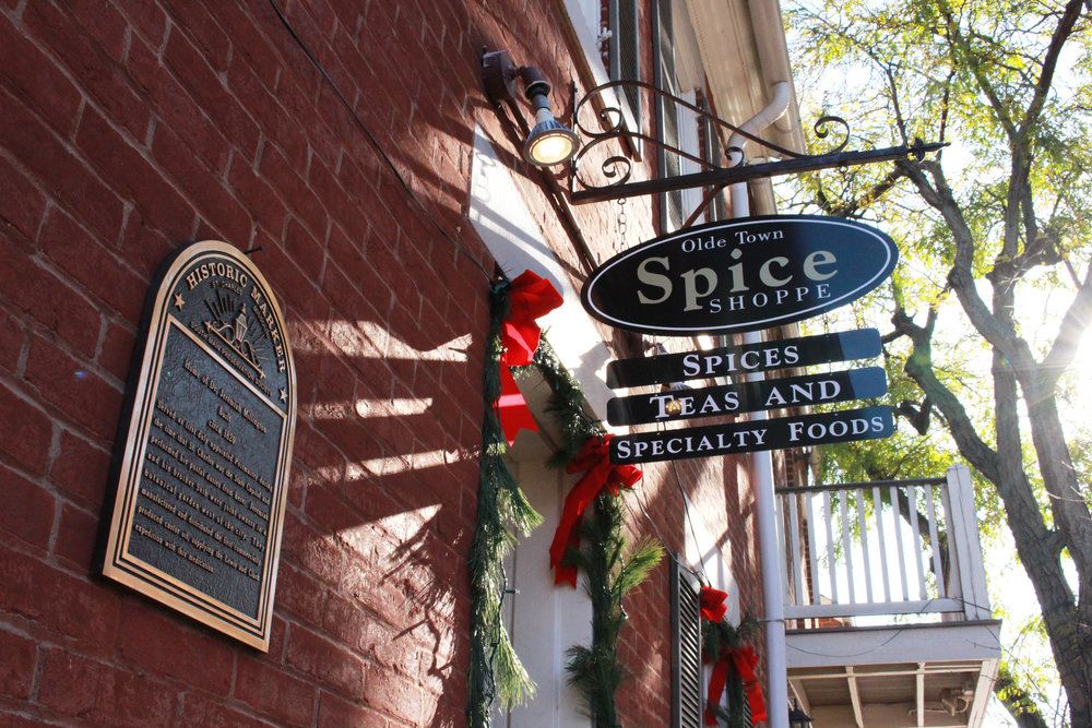 FoundryArt's tweet photo. Community Spotlight on @oldtownspices, the #1 Saint Charles resource for every important meal. #discoverSTC #FACblog https://t.co/U0AvPCNg3D https://t.co/boIGQlOrWM