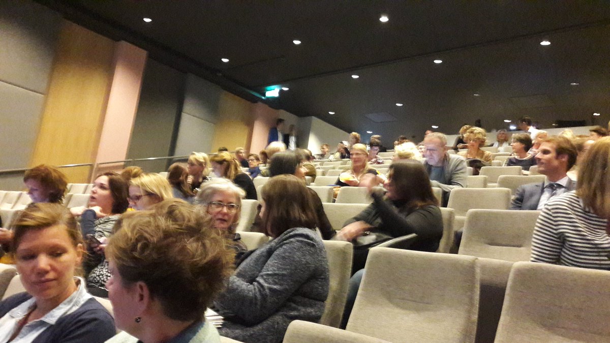 ClaireBoo's tweet photo. Zo de afsluitende keynote bij #hrondnl verzorgen. Fijne energie al hele dag hier! https://t.co/VZ5pyPaN8F