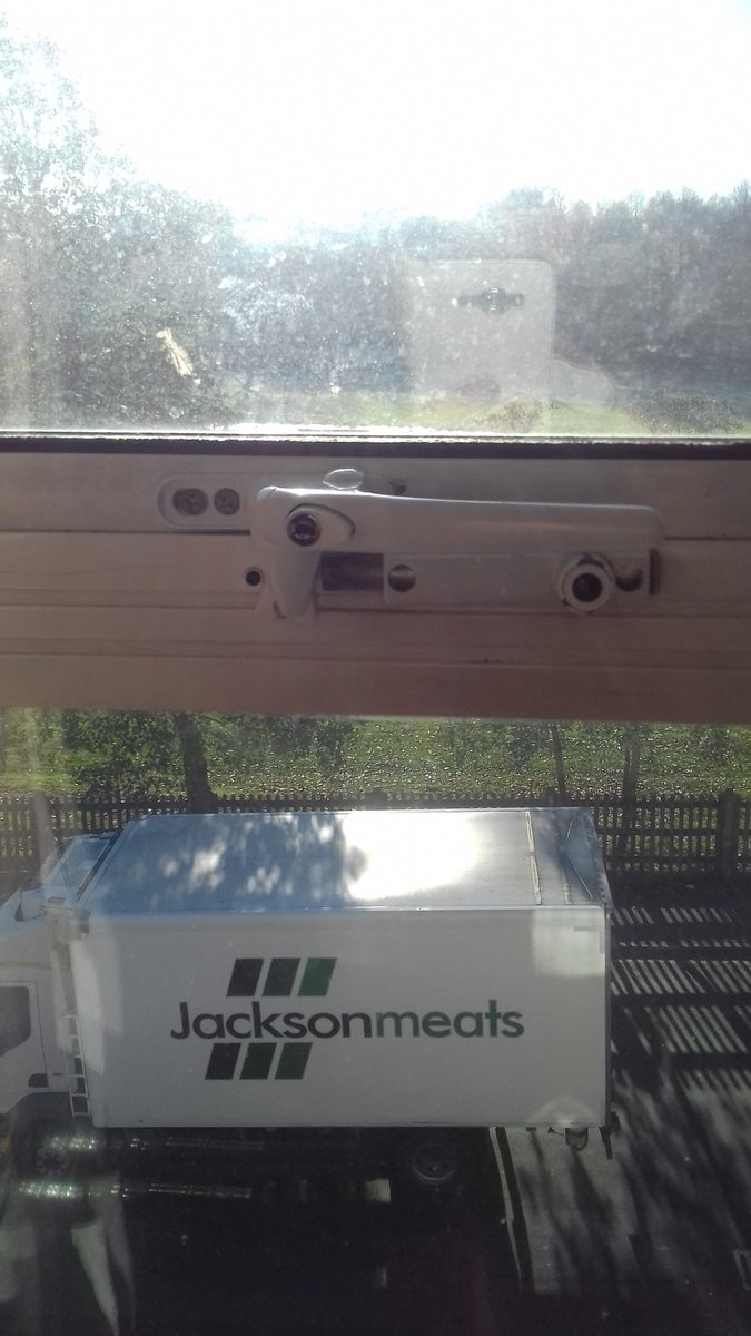 TRRLOCKS's tweet photo. Replaced #aliminumwindowlocks and #bolts #tottenham https://t.co/x281SCGXcY