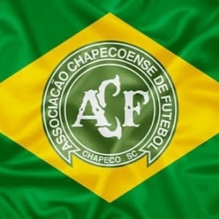 Pele's tweet photo. A família de futebol brasileiro está de luto. Isso é uma tragédia. Mando minhas condolências às famílias dos falecidos. Descansem em paz. https://t.co/30mSiChWWC