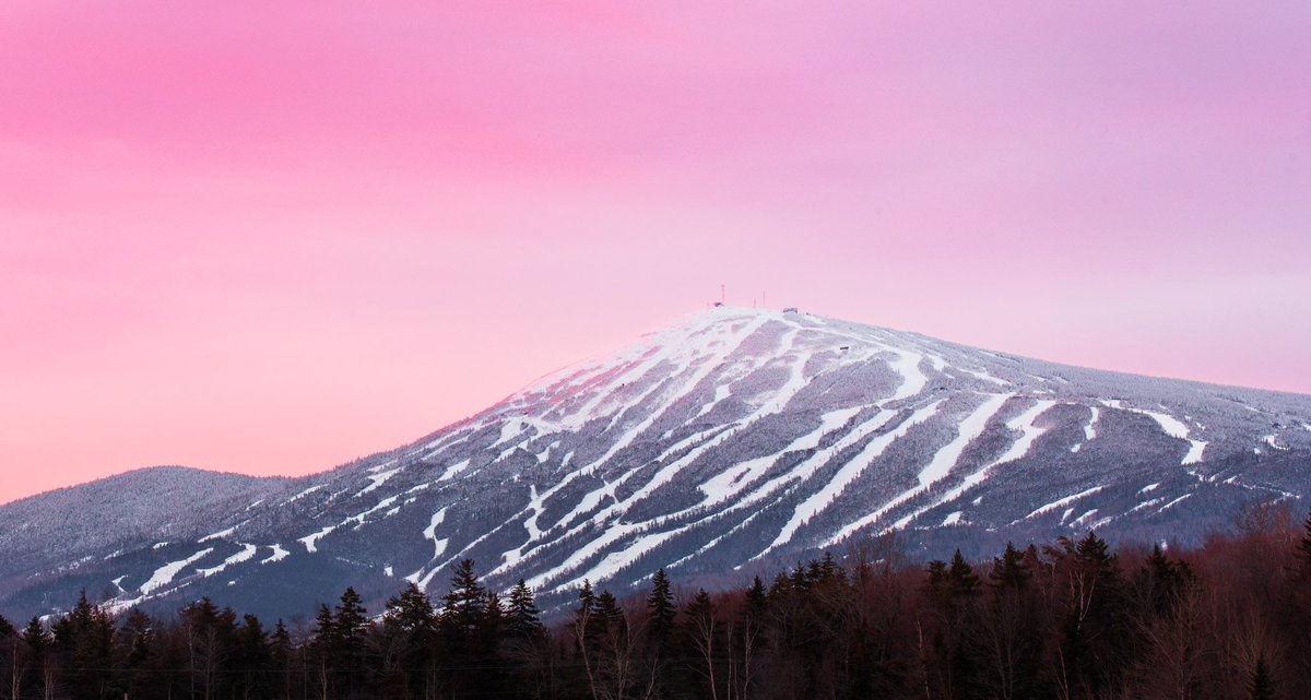 Sugarloaf Mountain A Blissful View This Morning Theloaf Sunrise Maine Winter Maineisawesome