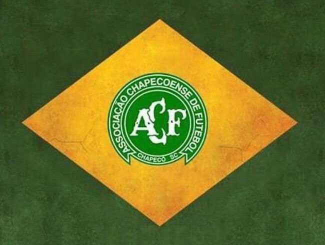 Castro1021's tweet photo. Some sad.....sad news to wake up to man. 😣

Thoughts and prayers are with @ChapecoenseReal 🙏🏼

#ForçaChape https://t.co/4RDlnnUyY7