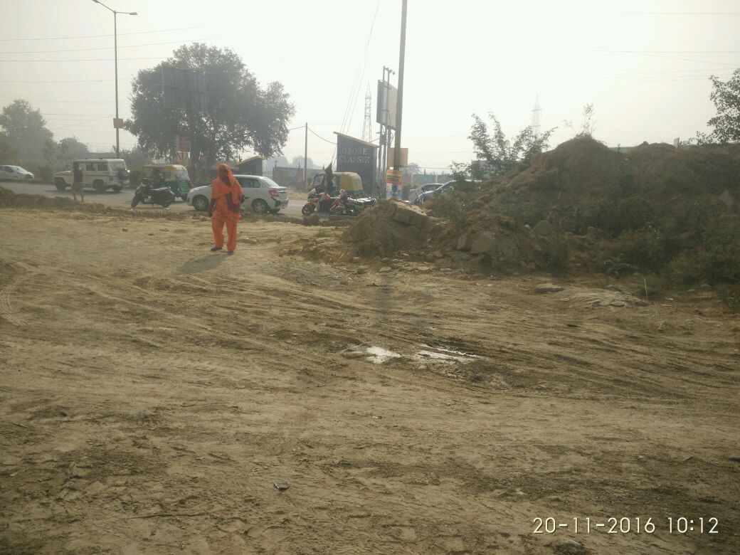 SGImpression's tweet photo. @gdagzb SGImpressionPlus निवासियों द्वारा २० नवम्बर 2016 को  बिल्डर और  GDA के विरोध में धरना प्रधारसँ किया गया, https://t.co/Qd3CGLZBy5