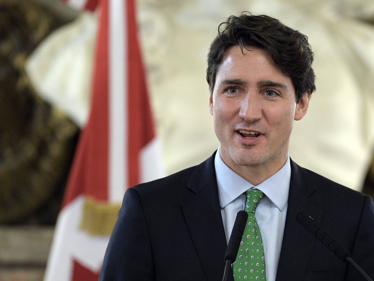 financialpost's tweet photo. As many as four pipeline decisions coming as Kinder Morgan, Enbridge await looming Trudeau announcement https://t.co/PdFLhycjC9 https://t.co/ZSla5am42B