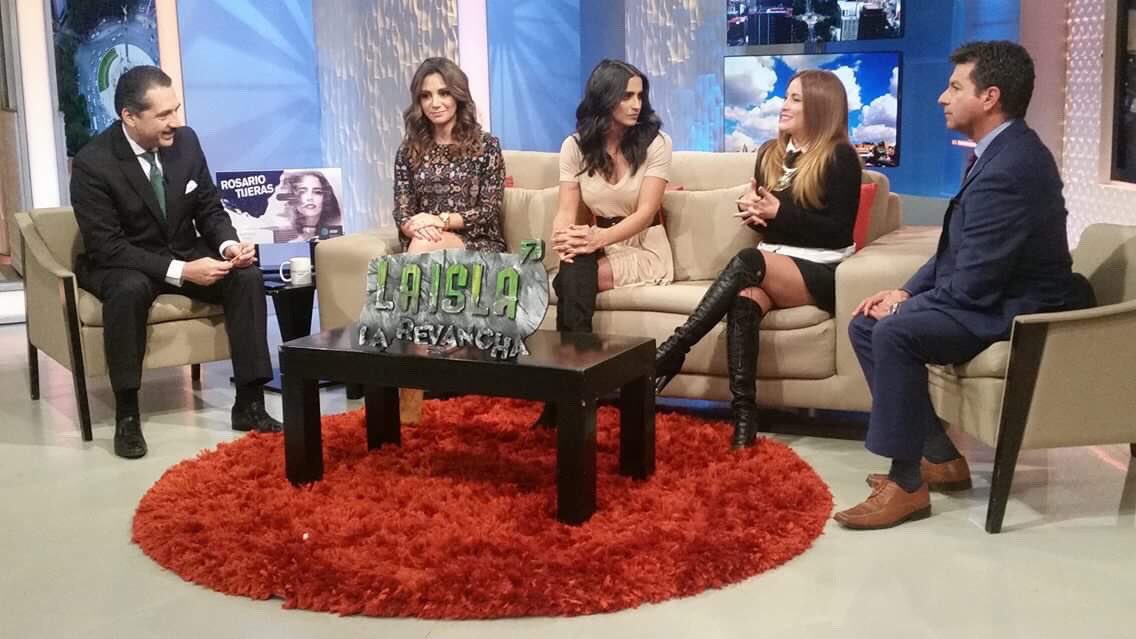 PulmonesAcero's tweet photo. Nos visitó @barbaraderegil para hablar del éxito y evolución de #RosarioTijeras #HechosAM ✂️✂️ https://t.co/K9XUxjV0U9
