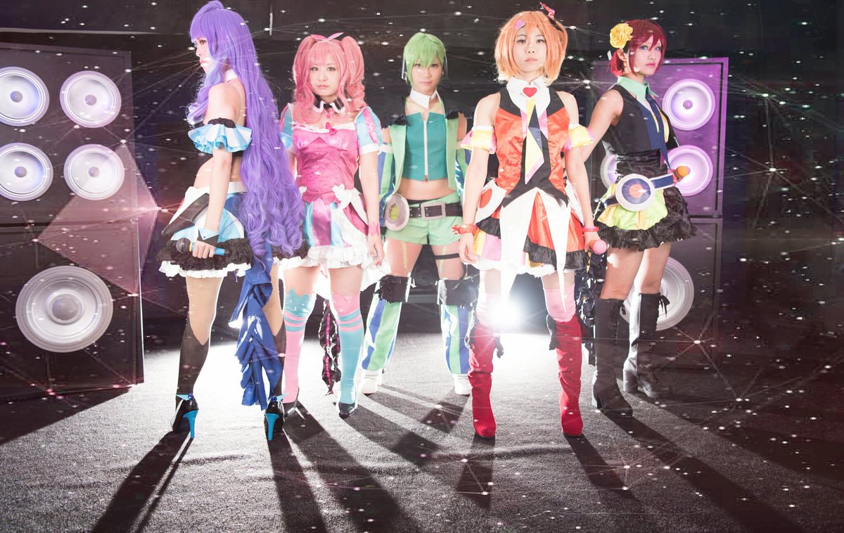t_mina_'s tweet photo. 【コスプレ】マクロスΔ
　　　　銀河の為に
　　　　誰かの為に
　　　　  今、私達
　　       瞬間完全燃焼
　     命懸けで楽しんじゃえ！
          GO！ワルキューレ！！

撮影→こだまさん(@kodamatic )
#マクロスΔ #コスプレ https://t.co/8Amb2YjJlC