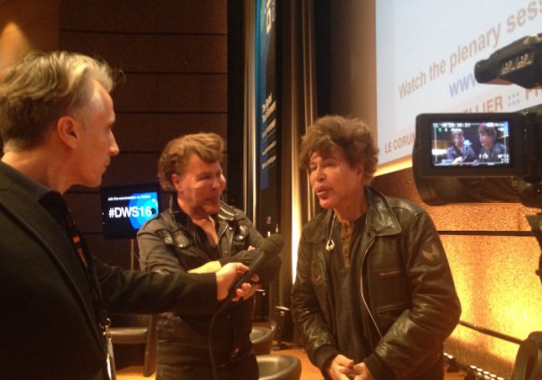 Interview des <a href="/FreresBogdanov/">Igor et Grichka</a> : quelle est leur vision du monde de demain ? Les réponses au micro d'<a href="/ecom_news/">ECOMNEWS</a> bit.ly/2fHNlxn