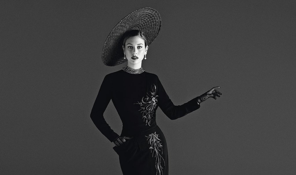 smoda's tweet photo. Blanca Suárez, la aristócrata clienta y amiga de @BALENCIAGA https://t.co/ukv2QlzoA6 https://t.co/1IzEnjQ5N3