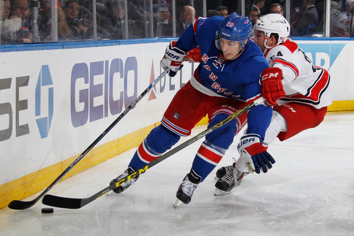 #NYR host the Hurricanes tonight @TheGarden. Game preview: nyrange.rs/2gfwh62 https://t.co/rBqcYcJrxf
