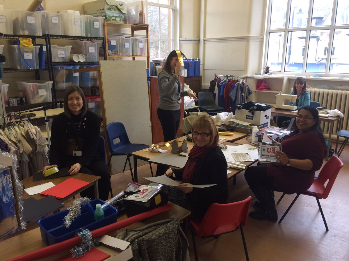 BearsdenPrimary's tweet photo. Hard at work making props and scenery for the 🎄 show! https://t.co/HTdExqHE5s