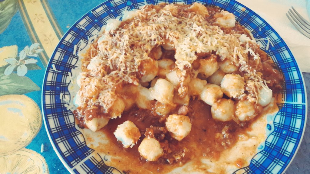alexandra_534's tweet photo. Almorzando unos ricos Ñoquis!🍛 https://t.co/Ar1IfSSAog