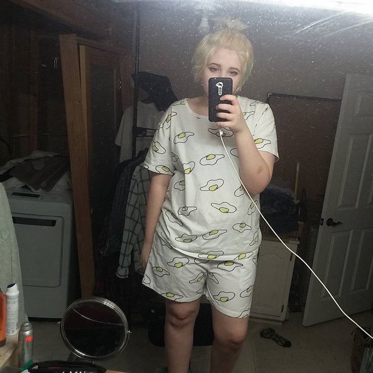 Store DogDog tweet media