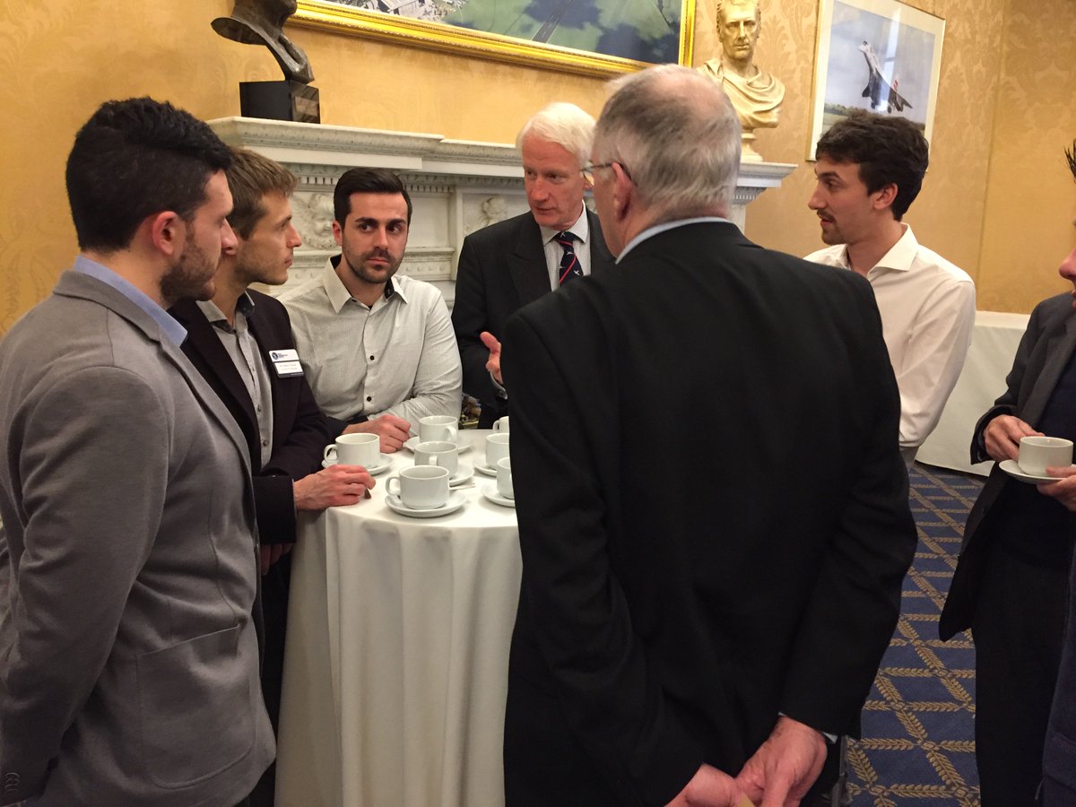 hervepmorvan's tweet photo. @UoNAerospace @UoNINNOVATIVE &amp; @UoNINNOVATE students engaging with ACM Sir Stephen Dalton, President Elect @AeroSociety, during coffee break https://t.co/tA4zmmikkO