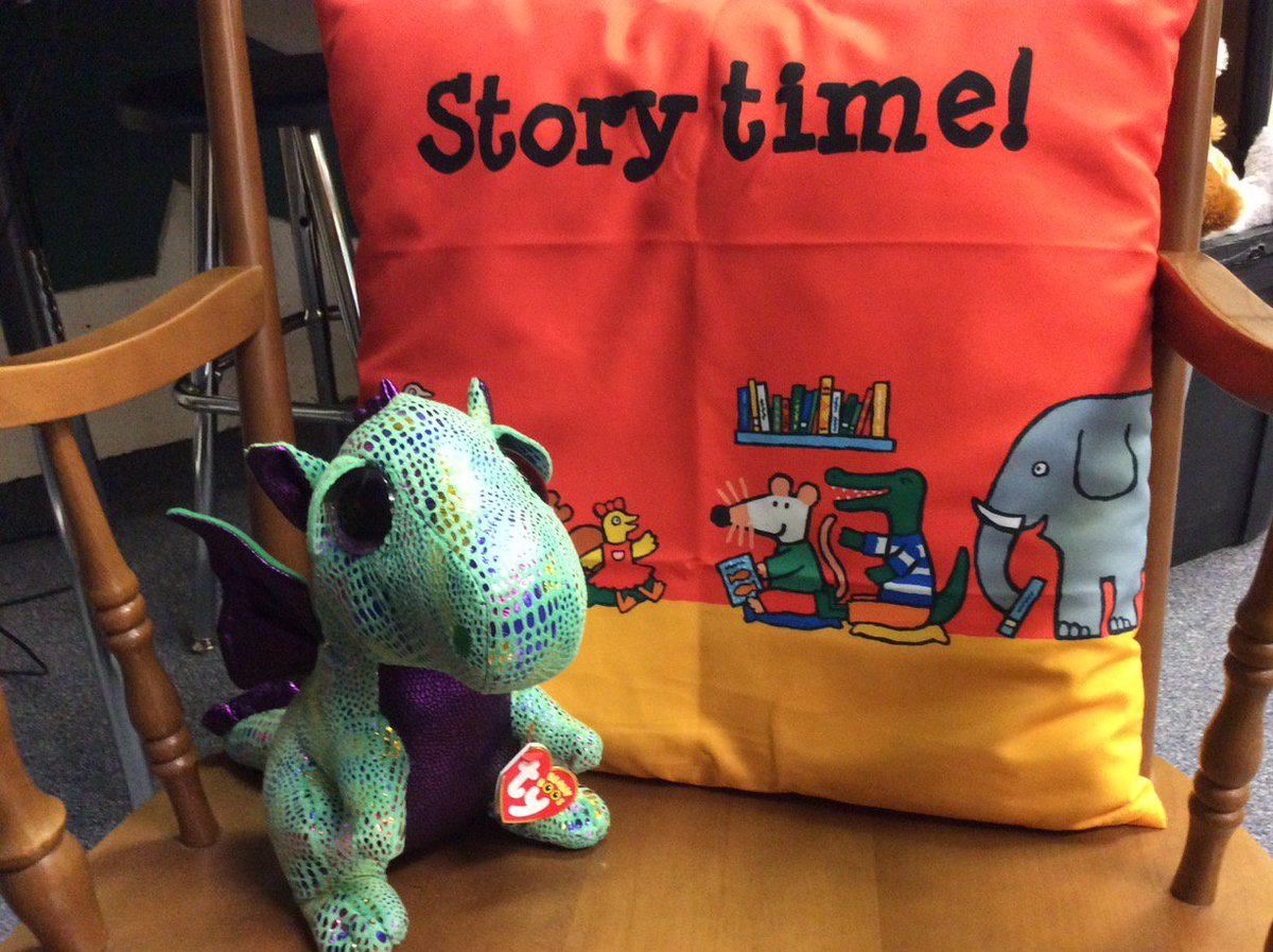 vdedeugd's tweet photo. My new friend Cinder helping read Dragon's Christmas! #lovestorytime #lovepuppets #ffcaswe https://t.co/bztwEpnHMc
