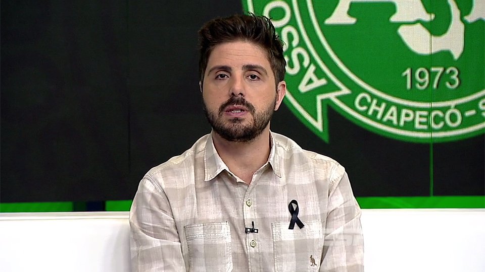 ESPNBrasil's tweet photo. Palmeiras pede à CBF para jogar a última rodada do Brasileiro com o uniforme da Chape, informa Nicola: https://t.co/348Yi3eJSs https://t.co/5fWMgFKRyc