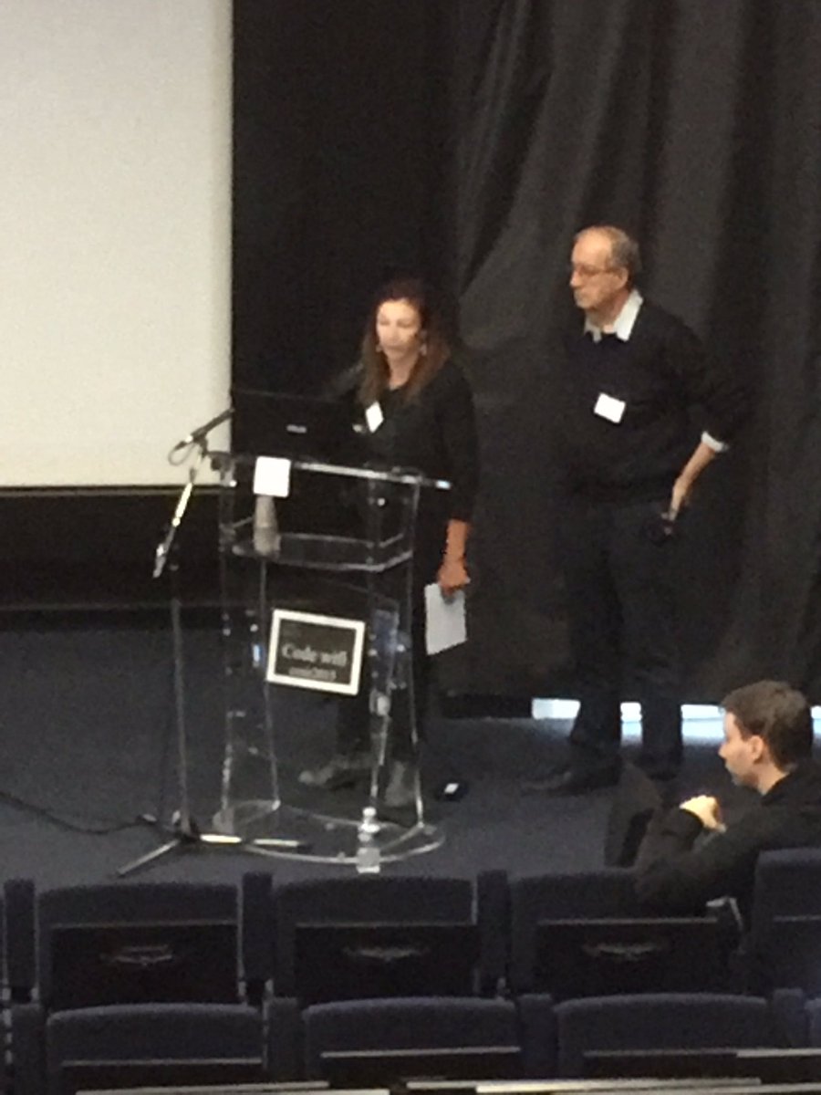 batier's tweet photo. Au tout des collegues de nous parler de leur projet @innovalangues et démo des outils specifiques à l'apprentissage des langues #accu2016 https://t.co/m4l9cPOcGC