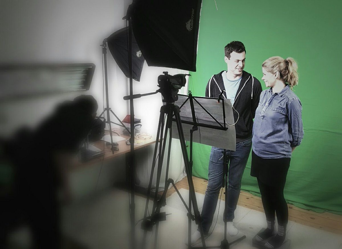CrashAcademyNet's tweet photo. #SchöneGrüsse aus dem #Studio! Hier entsteht der #starcitizen #SCBVR mit #weezen & #ccelia- ab morgen #online auf dem #crashacademy Channel! https://t.co/Tohv0CGXnW