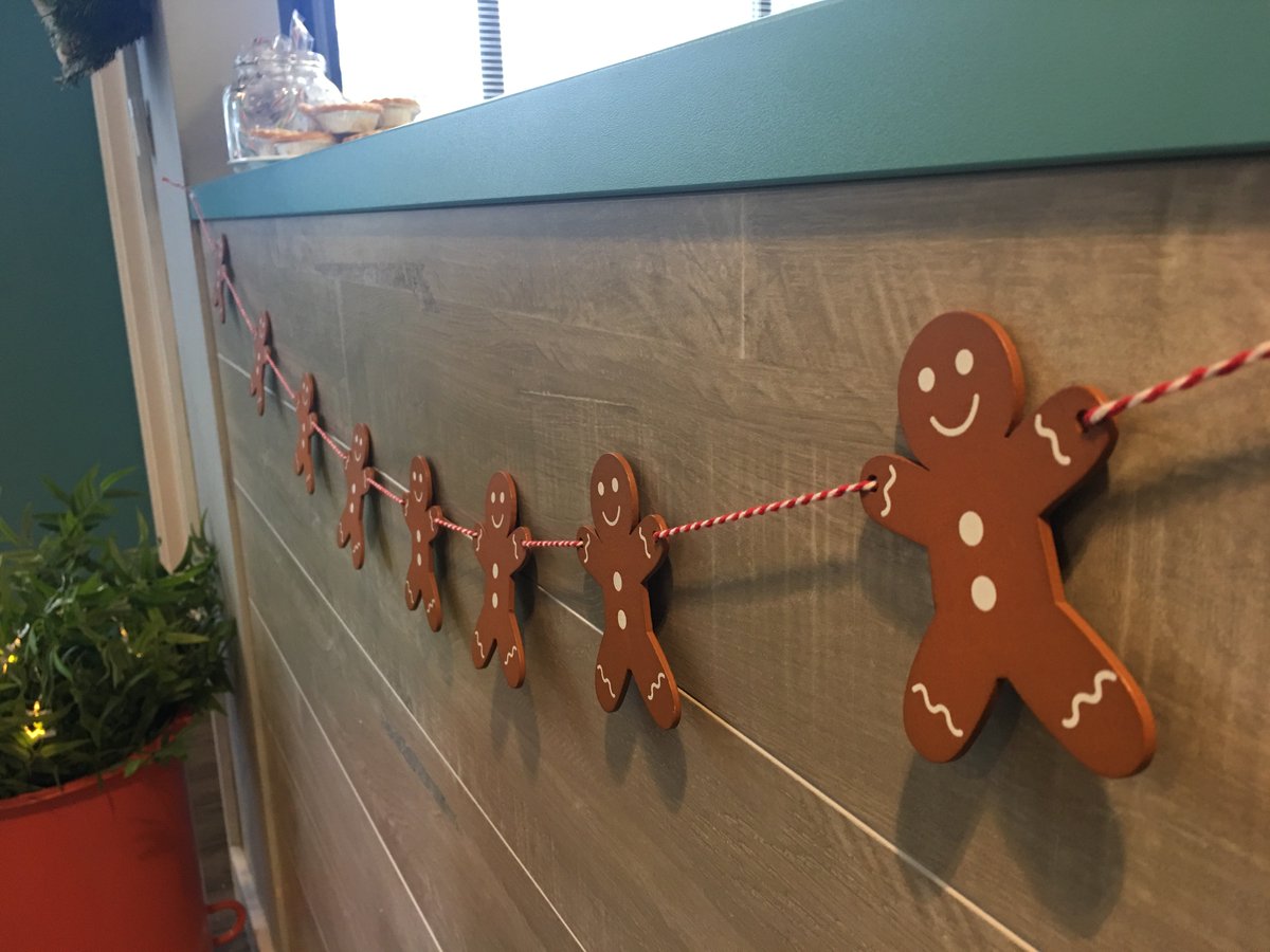 hoststudentsuk's tweet photo. It's beginning to look a lot like #Christmas at Shand House in #Cardiff! #studentaccommodation #hoststudents https://t.co/Zg16Pgzb4E