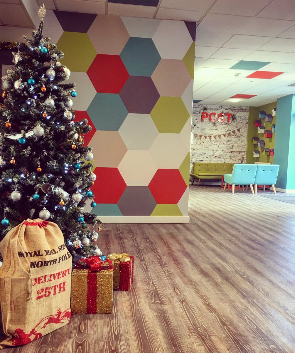 hoststudentsuk's tweet photo. It's beginning to look a lot like #Christmas at Shand House in #Cardiff! #studentaccommodation #hoststudents https://t.co/Zg16Pgzb4E