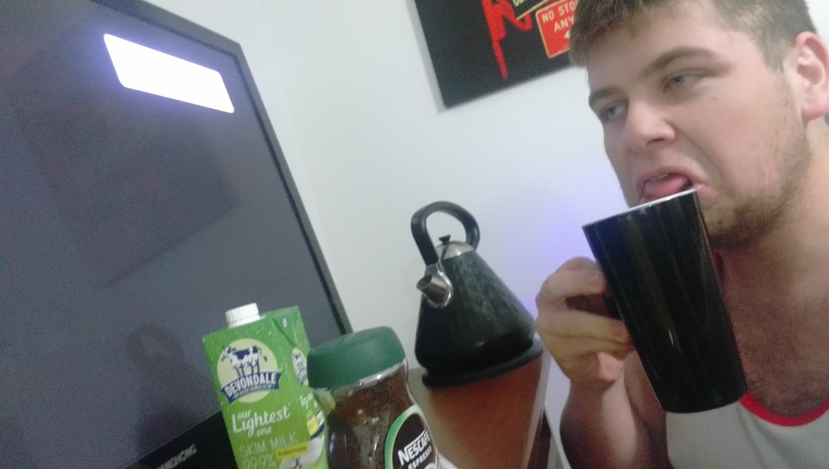 sp4zieanalcanal's tweet image. @Sp4zie  It's 2:10 am where i'm at so i moved my coffee making location to my room. #drinkreport #analcanal