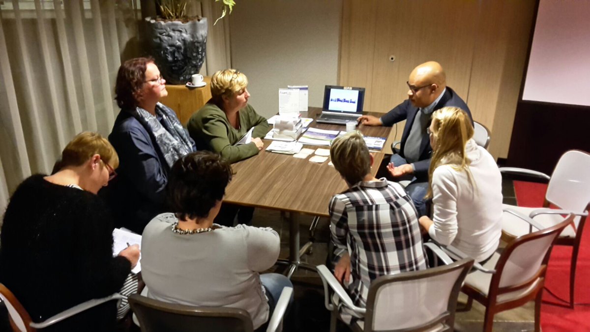 ConvaTecNL's tweet photo. Vorige week wondscholing aan verpleegkundigen en verzorgenden @WVOZorg, in samenwerking met Saskia Rolloos van Wondzorg Zeeland. https://t.co/Iw0w4bJWX2