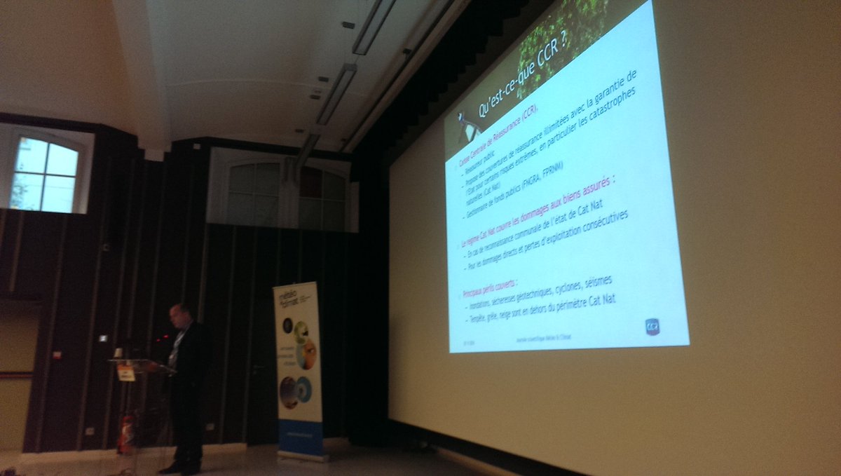 Mathimateo's tweet photo. Présentation des indemnisations des catnat avec David Moncoulon @CCR_Reassurance, #Catnat, #FPRNM #JS2016, @MeteoClimat https://t.co/tbj7X5FJQ5