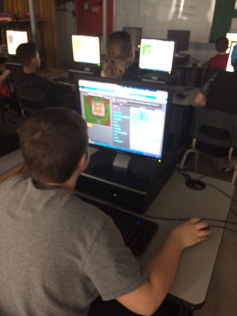 MrMillerCAL's tweet photo. Learning using technology @CJHS_HRSB https://t.co/yscFmhOoYo