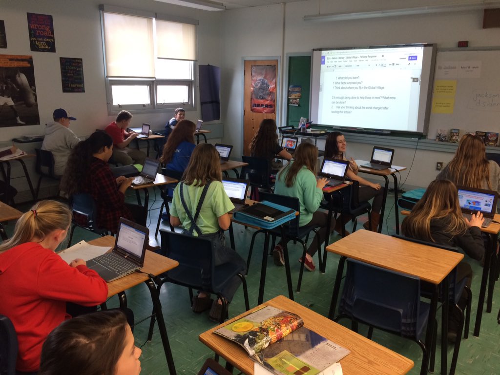 MrMillerCAL's tweet photo. Learning using technology @CJHS_HRSB https://t.co/yscFmhOoYo