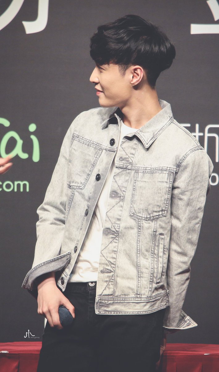 LAY9107's tweet image. 161125 FSSH. hello啊小
ww1.sinaimg.cn/large/691c5523…
ww4.sinaimg.cn/large/691c5523…
ww2.sinaimg.cn/large/691c5523…