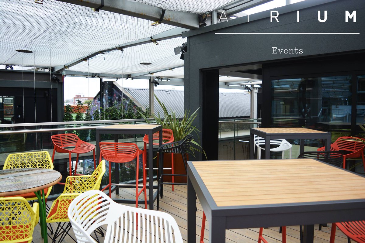 Atrium_Events's tweet image. The #RooftopBar is a cool space ideal for laidback drinks overlooking #Camden. #AtriumEvents #VenueHire #London #Venues #CamdenMarket