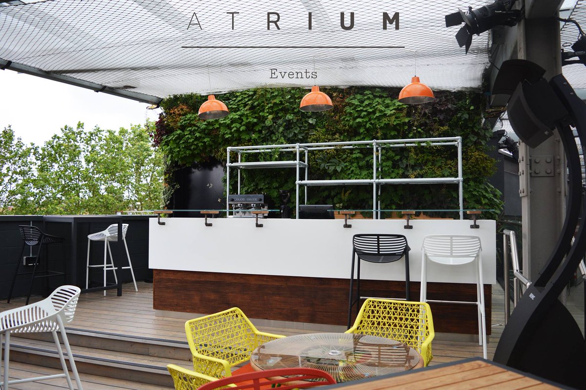Atrium_Events's tweet image. The #RooftopBar is a cool space ideal for laidback drinks overlooking #Camden. #AtriumEvents #VenueHire #London #Venues #CamdenMarket