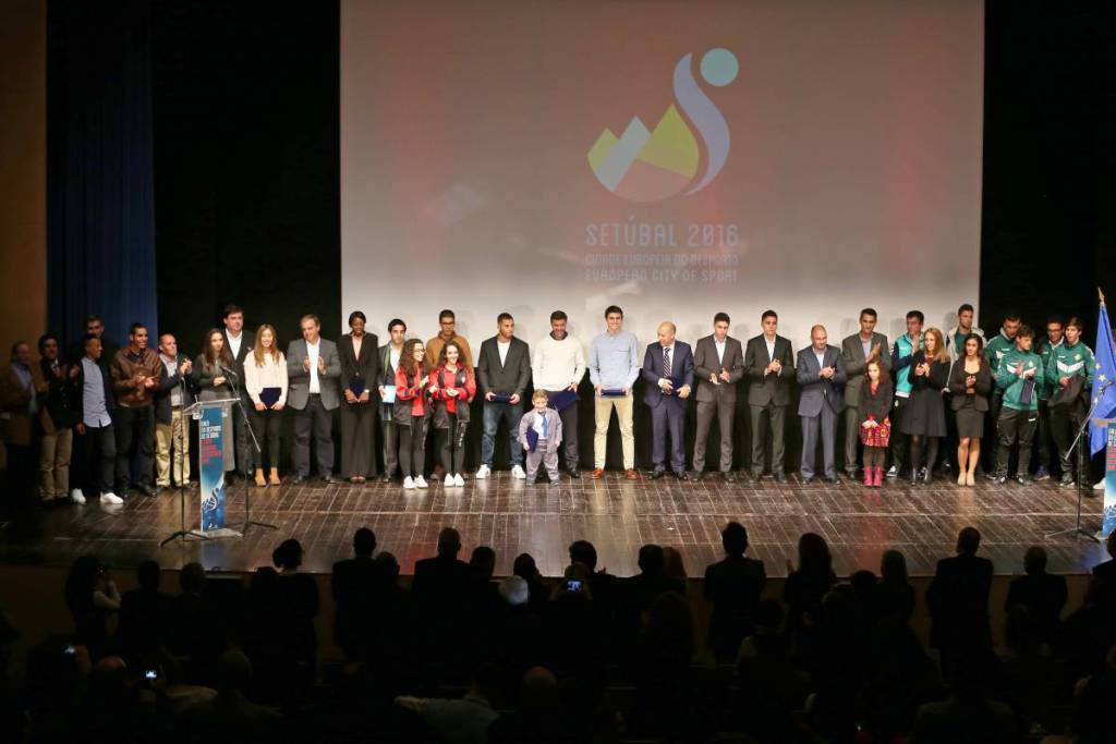 SetubalnaRede's tweet photo. Gala do Desporto de Setúbal distingue melhores do ano https://t.co/Fk702252bM https://t.co/91kPL0m0Pf