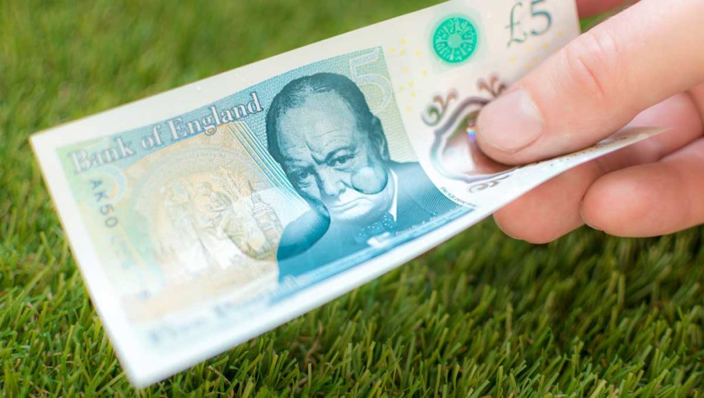 newsthump's tweet photo. NEWS! Vegetarians no longer allowed to eat £5 notes https://t.co/TiN9yC2QrH https://t.co/0w27jKs5f5