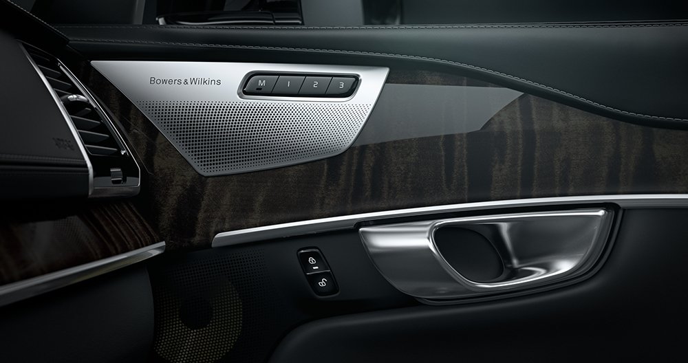 volvofleethub's tweet photo. XC90’s award-winning 1400W, 18-speaker audio system sets new standards for automotive industry https://t.co/FlBNXvZcjV https://t.co/BVMtdKiSwC