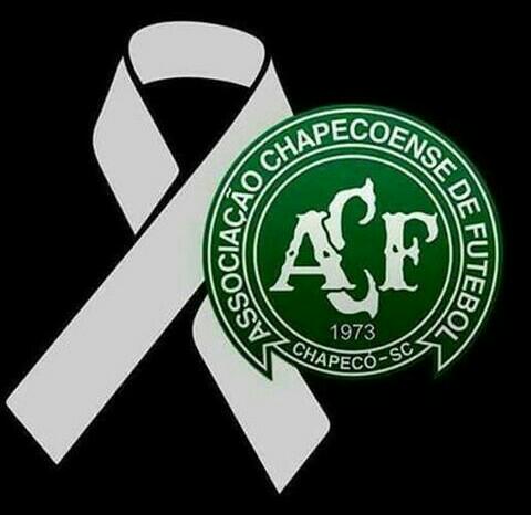 leidy_paez_'s tweet photo. #Chapecoense el mundo del fútbol esta de luto desde la madrugada en que anunciaron el accidente por @BluRadioCo https://t.co/Oj5lsdEjwH