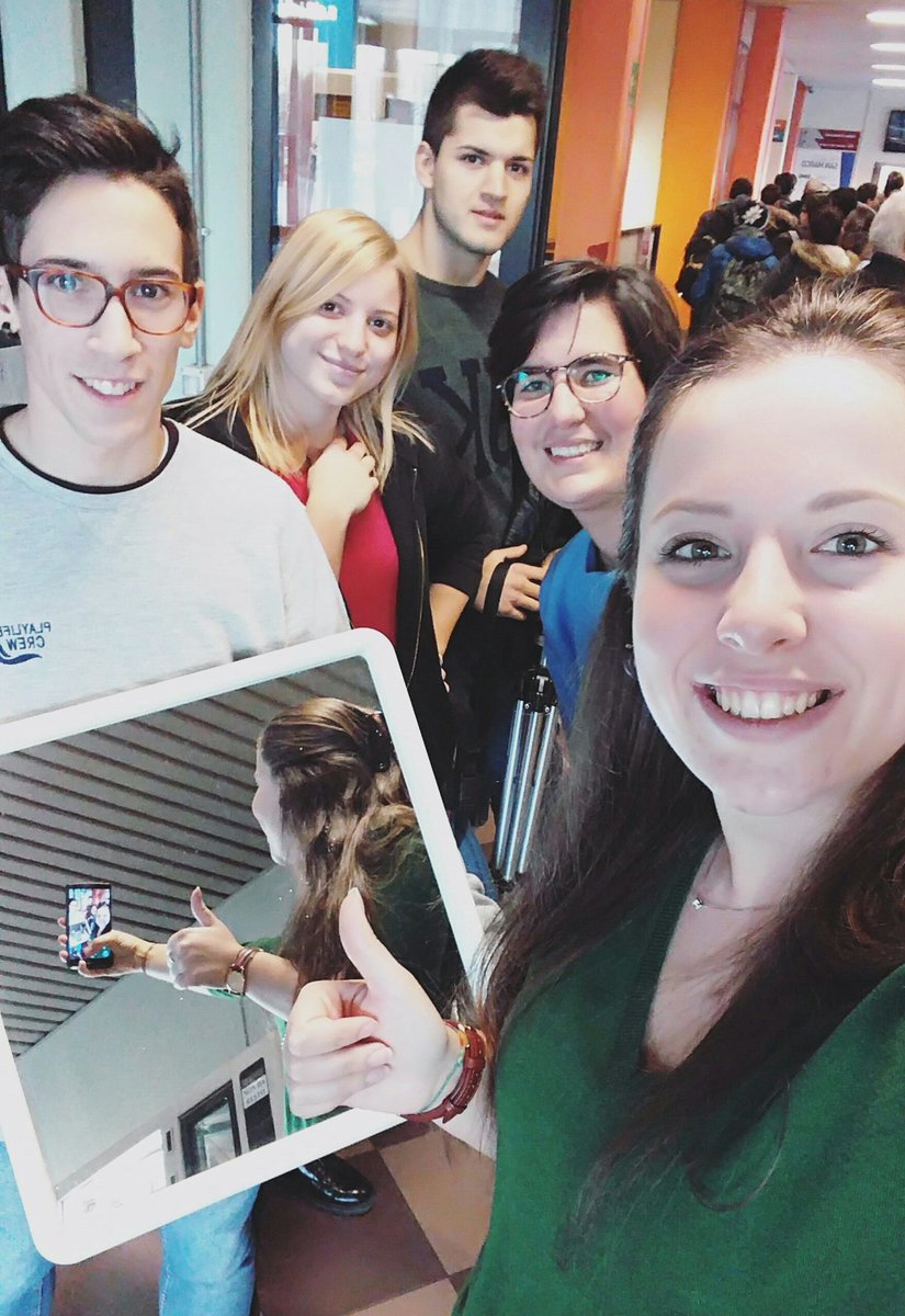 dottosilvia's tweet image. Siamo tutto tranne che apatici! 😄 Attori per un giorno! 🎬📹 @lacriscros #fucus #storiadeimedia #storiadellarte #emozioni #BillViola #iusve