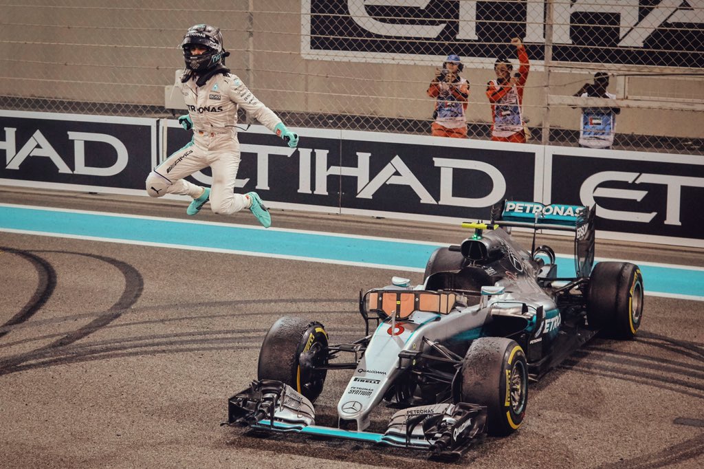 NicoRosberg's tweet photo. Air Nico!! 💪🏻💪🏻 https://t.co/pJmtd2JUSN
