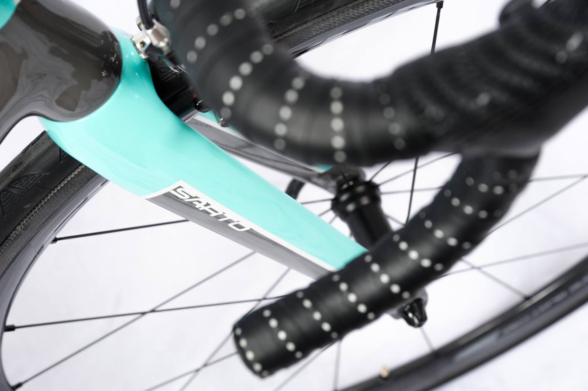 #Sarto brings to you the new #Dinamica, the perfect balance between lightness and stiffness with the iconic Italian craftsmanship sign.