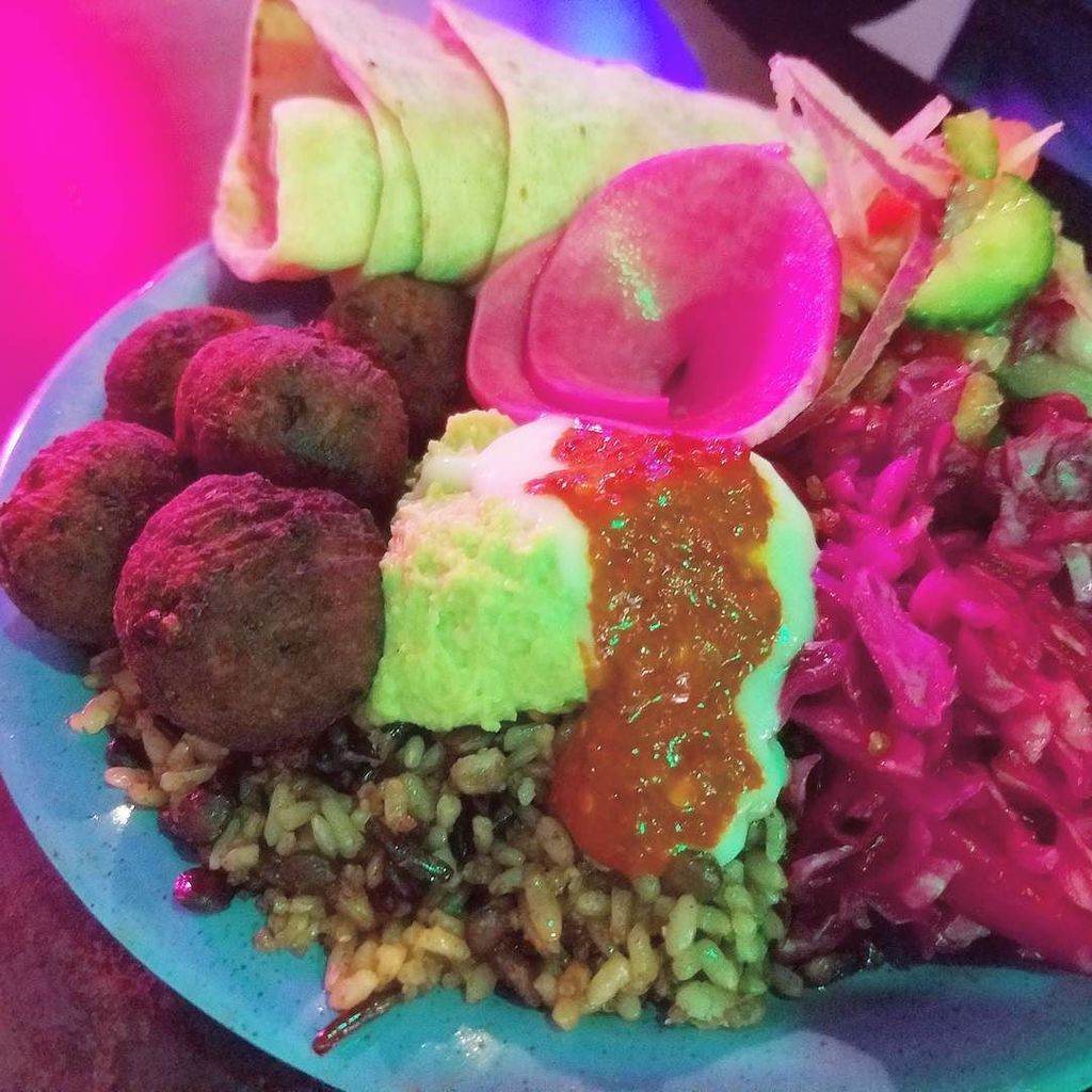 karstenztc's tweet photo. Israeli fusion in #Williamsburg
.
.
.
#eater #eeeeeats #Zagat #samesa #Brooklyn https://t.co/Q3MG8xEfwM https://t.co/tOKbPWPPUP