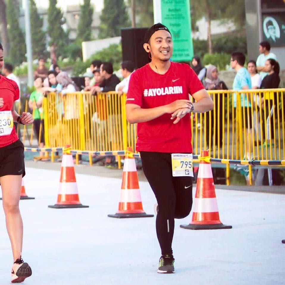 Finish strong. Finish happy. #AyoLariin #2xucompressionrun2016 #RunID bit.ly/2fynyN1