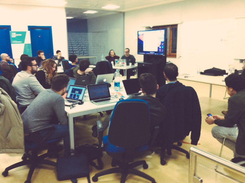 #Prototyping e #usabilty testing con <a href="/Adobe/">Adobe</a> #XD. Ne parla <a href="/italosan/">italosan</a> al workshop di #thecreativedot a @timwcap ct!