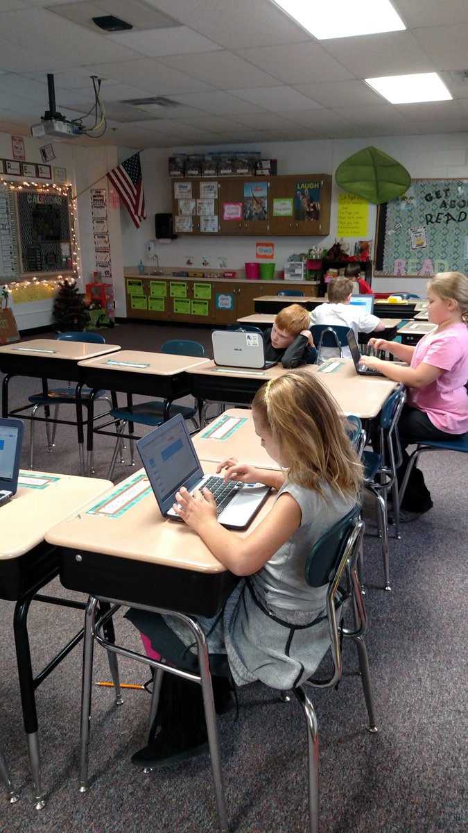 Skwangen's tweet photo. Google Slides math challenge.  Collaboration to solve each other's multiplication word problems.  #hawthornerocks #ALASConnctED https://t.co/aKMT1gWTba